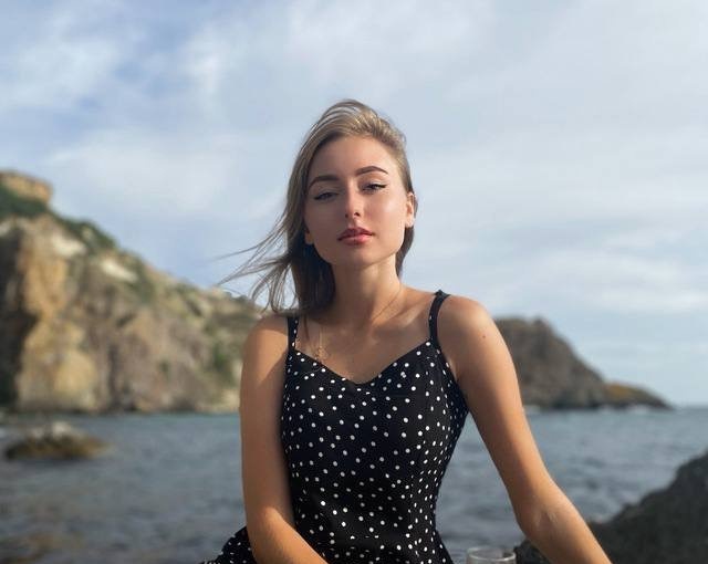 Людмила привлекательная девушка из Волоколамск цена от 3000 руб