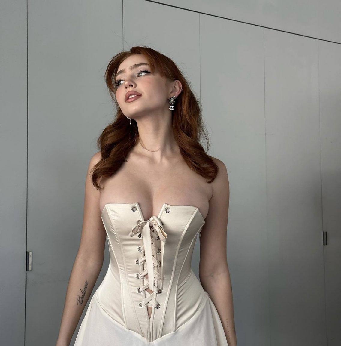 Анита привлекательная девушка из Волоколамск цена от 3000 руб